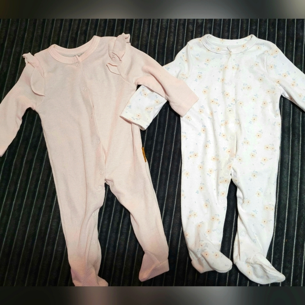 Lila & Jack 0-3 mo Footie Onesies. Worn 1x. Super Soft & Light Materials.
